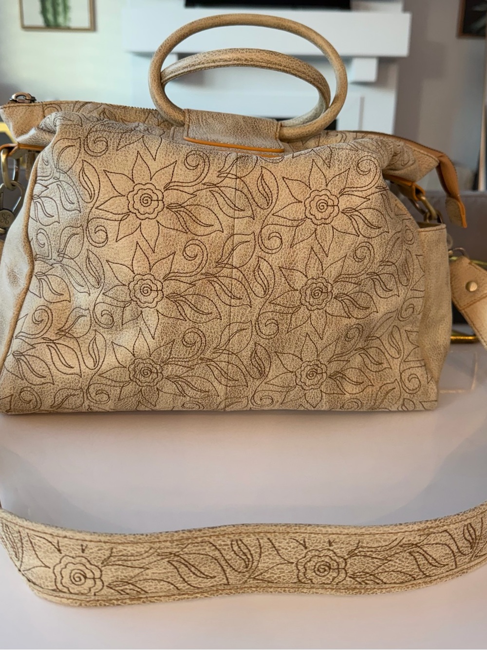 HOBO SHEILA LARGE SATCHEL GOLD LEAF - Picture 4 of 8
